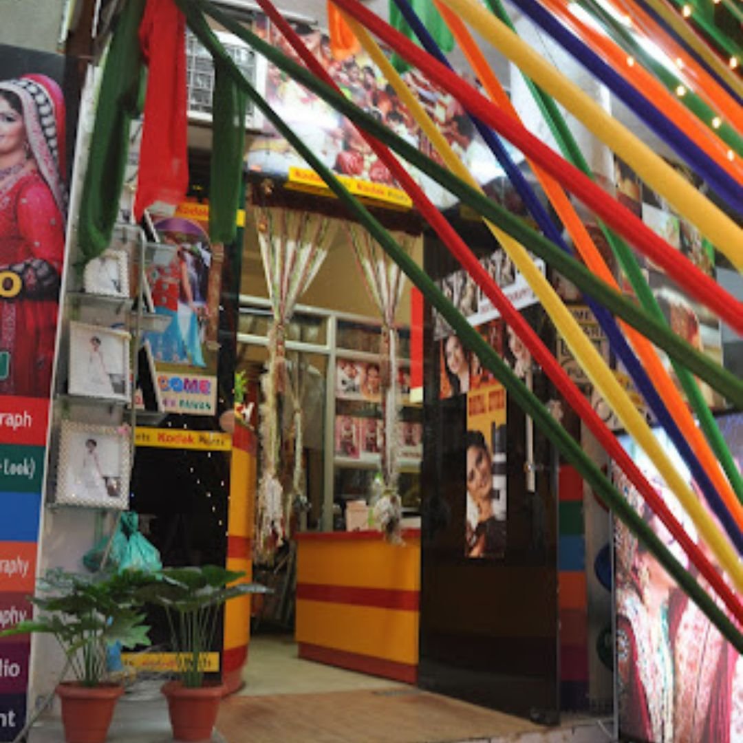 Studio Shiv Pawan & Digital Colour Lab